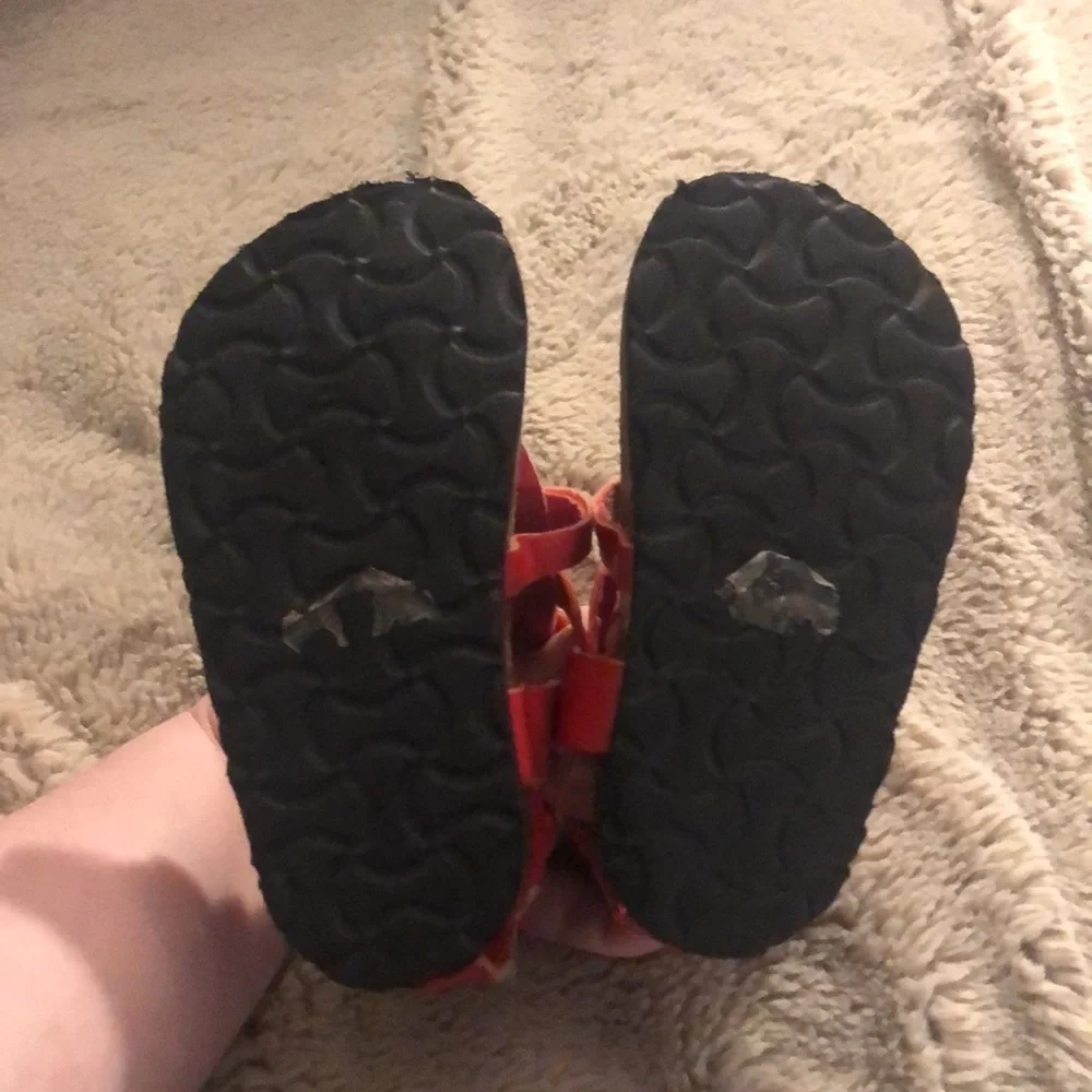 🔹4 for $30 Girls Coco Sandals, size 7
